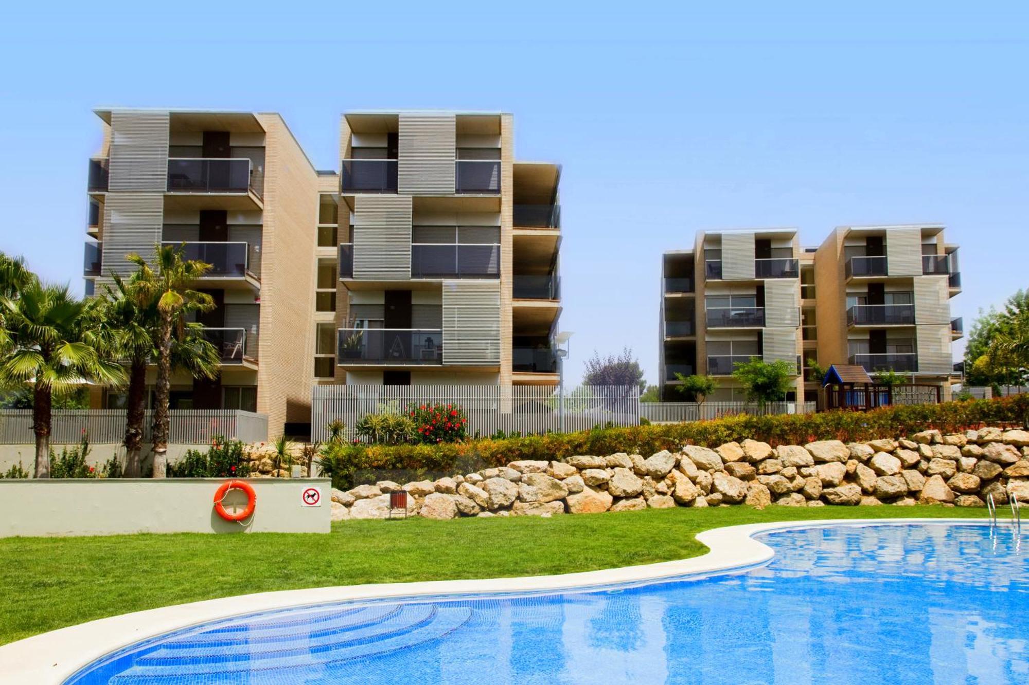 Rentalmar Paradise Families Only Con Parking Salou Exterior photo